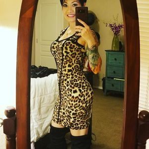 Meet your Posher, Hoaly